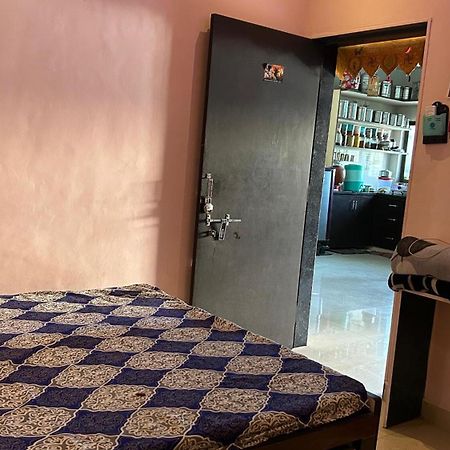 Dwarka Home Stay 2 Only Family Esterno foto
