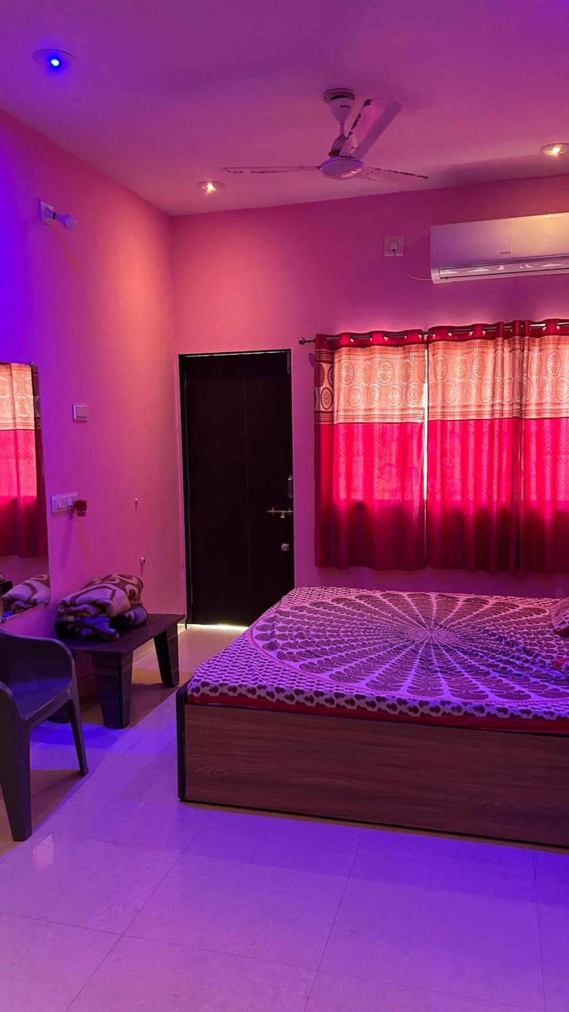 Dwarka Home Stay 2 Only Family Esterno foto